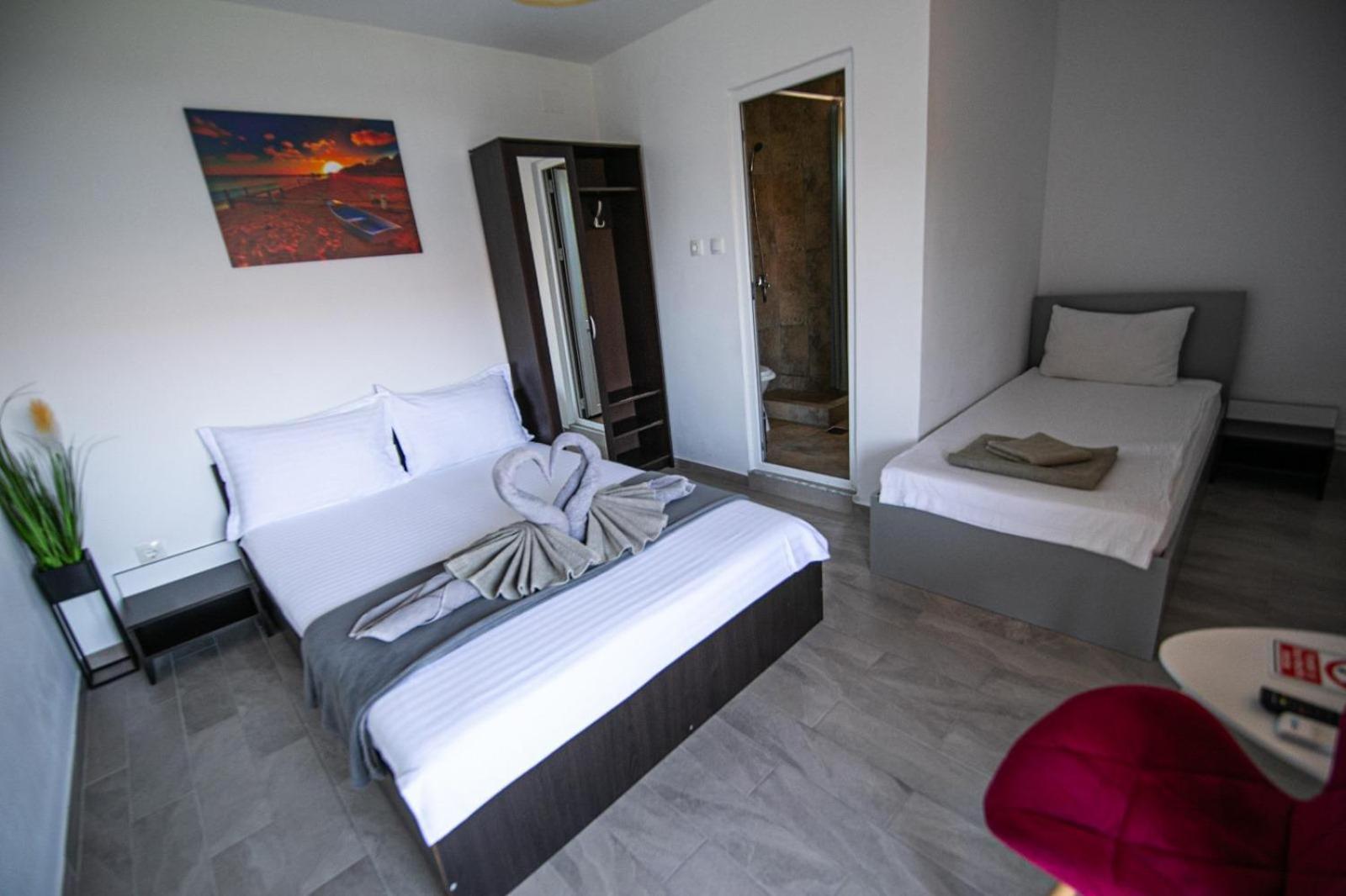 Casa Jessi Hotel Două Mai Екстериор снимка